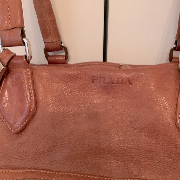 PRICE DROP MAKE AN OFFER! Prada satchel/shoulder bag. - Picture 4 of 11